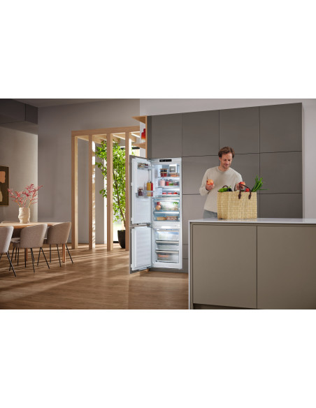 KFN 7795 C Ugradbeni hladnjak sa zamrzivačem